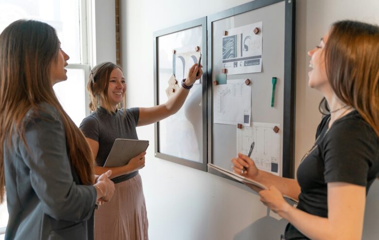 How to Create a Virtuous Cycle for Your Employer Brand Ambassadors How to Create a Virtuous Cycle for Your Employer Brand Ambassadors